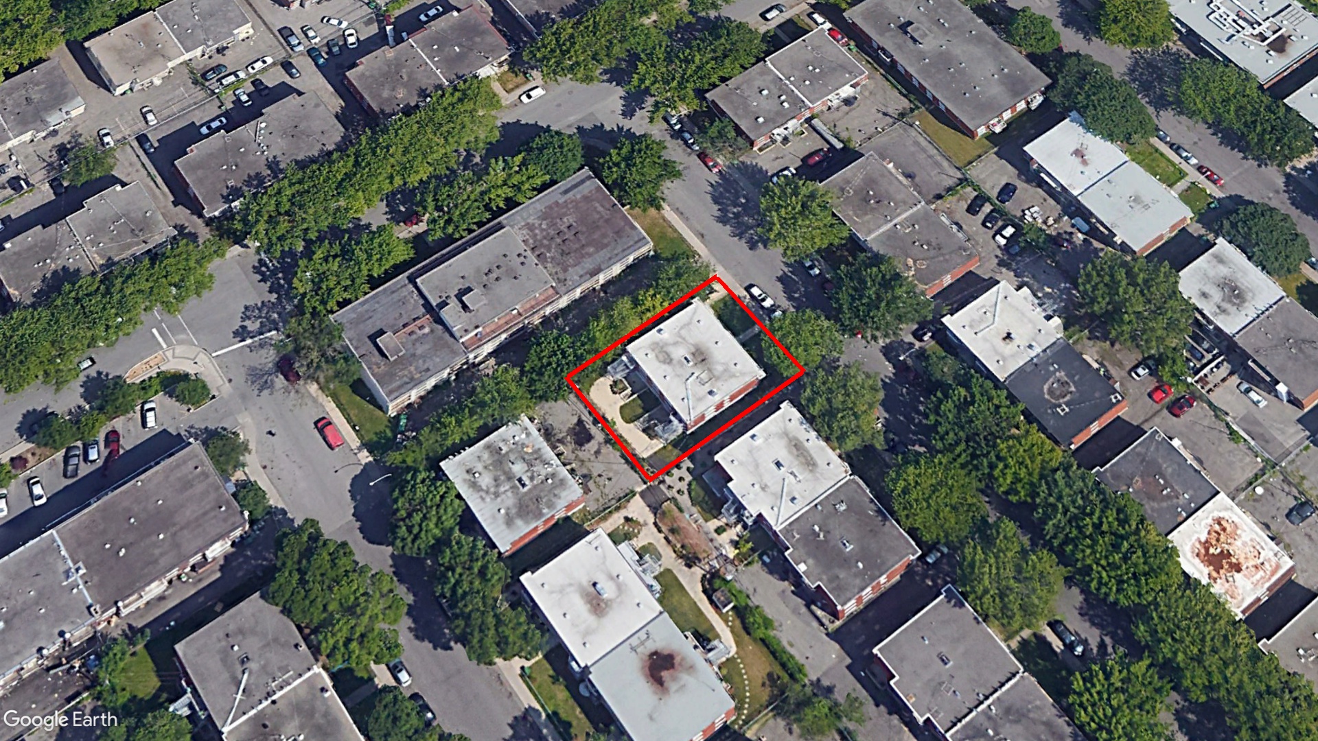 Tax Sale Montreal, Quebec - 020809-88