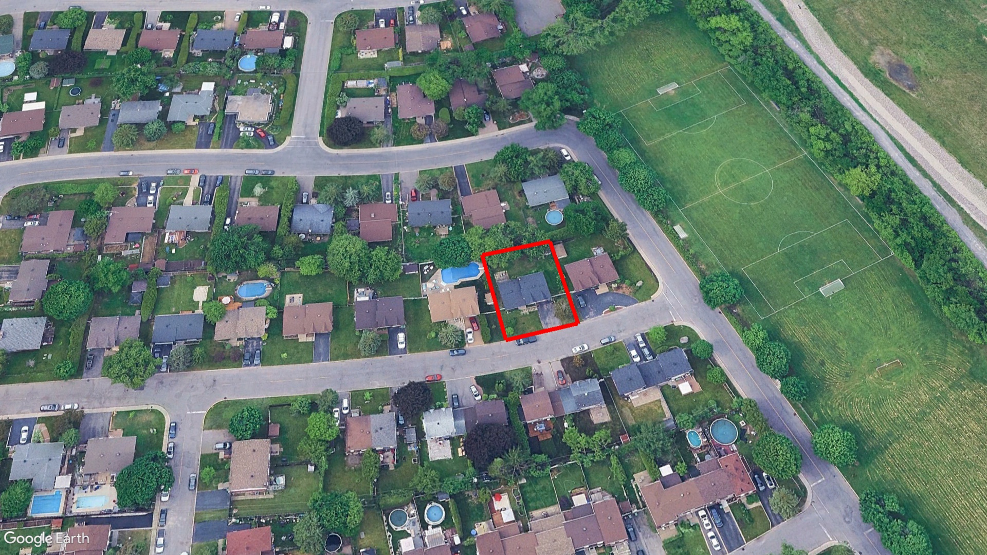 Tax Sale Montreal, Quebec - 040214-67