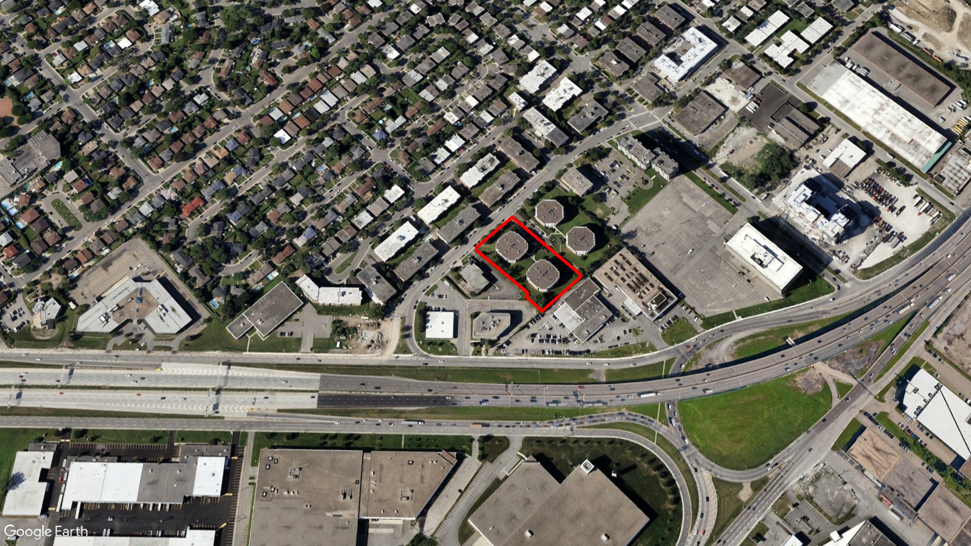 Tax Sale Montreal, Quebec - 041304-99