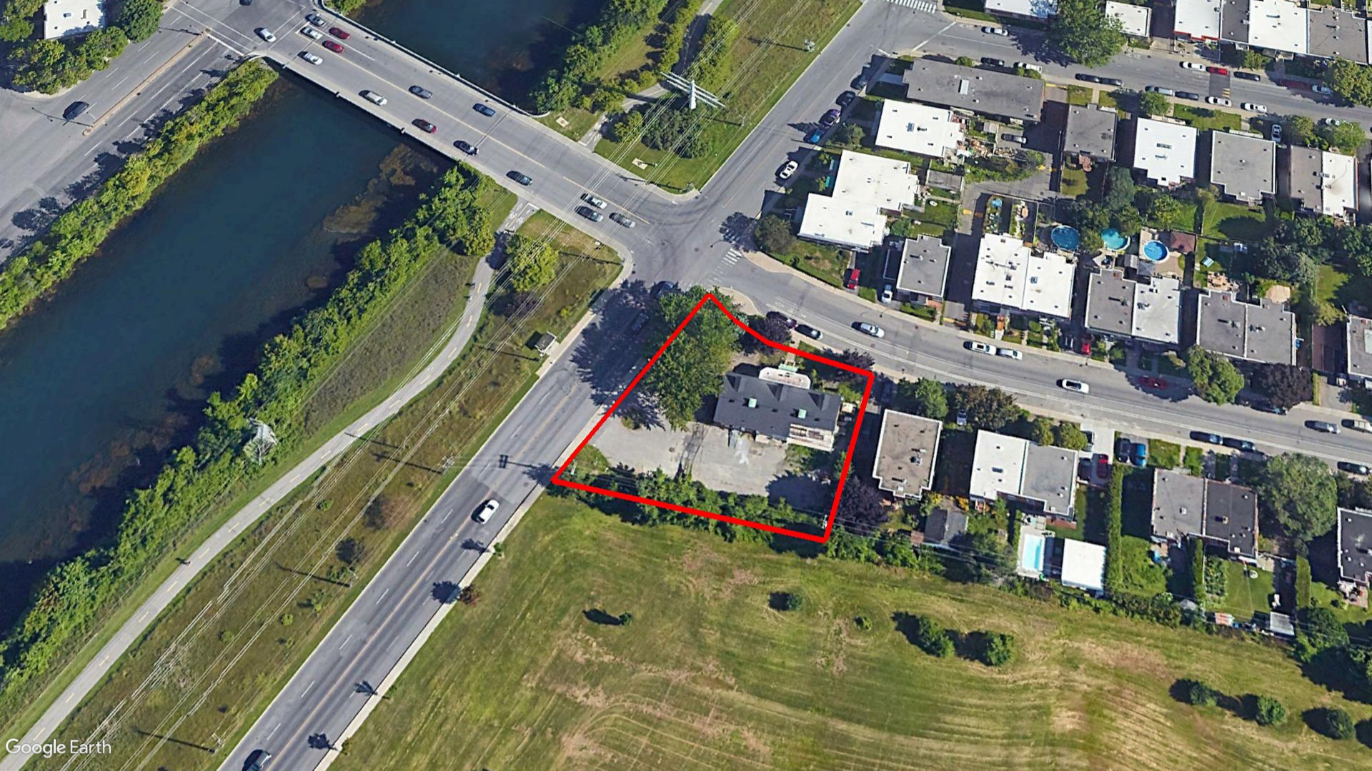 Tax Sale Montreal, Quebec - 010522-64