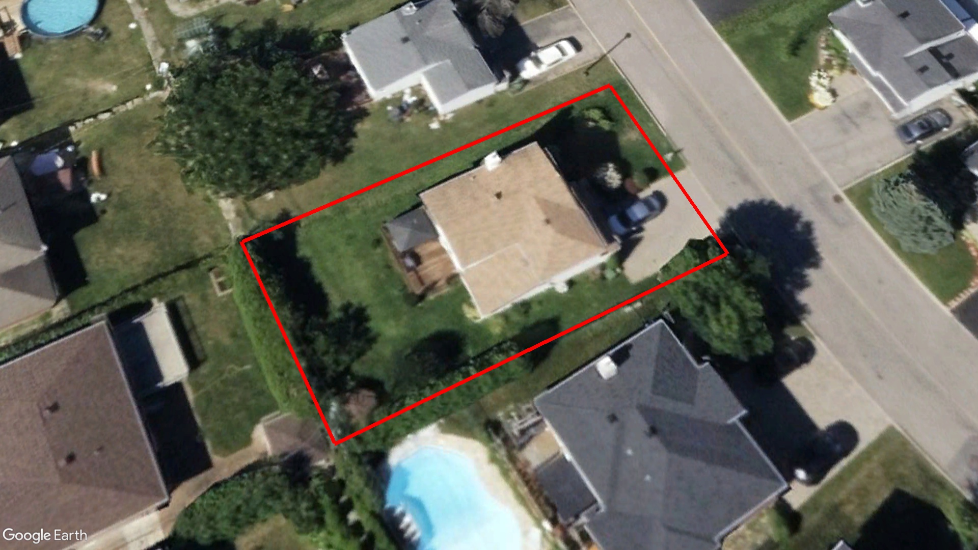 Tax Sale Montreal, Quebec - 040130-06