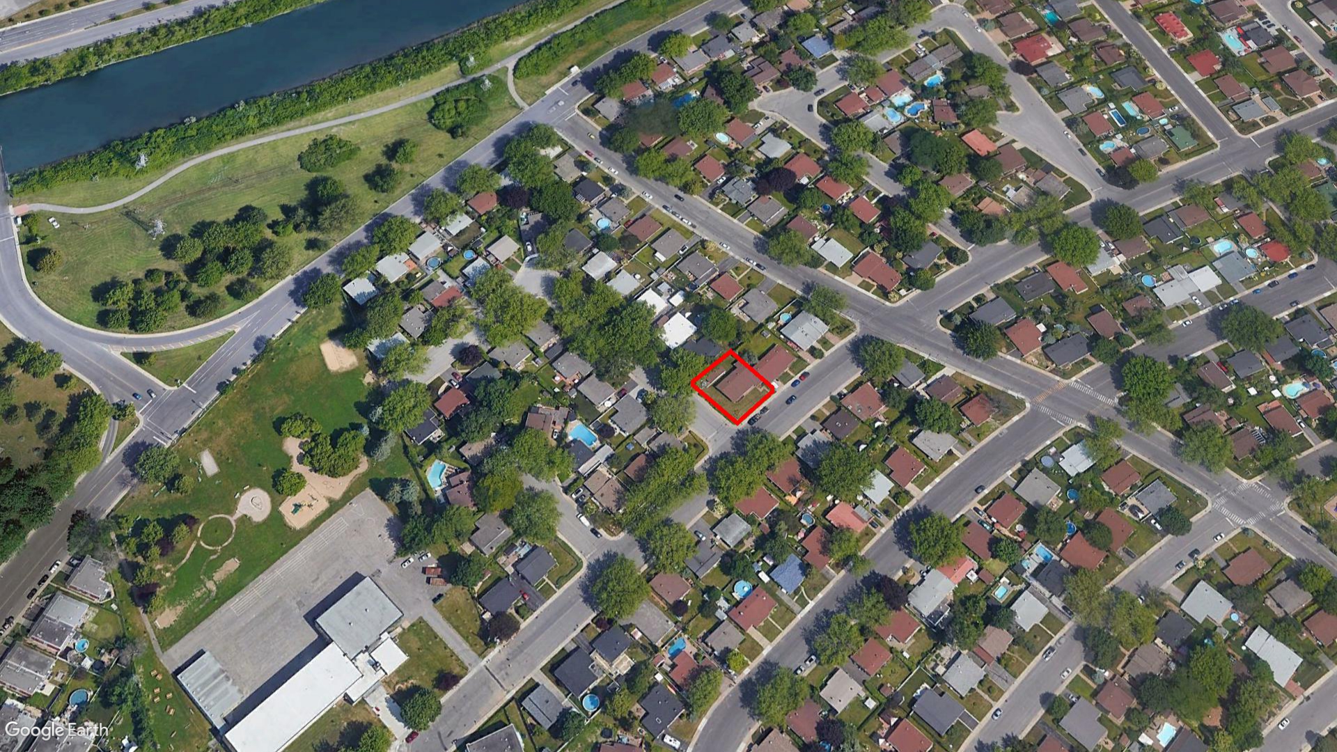 Tax Sale Montreal, Quebec - 040487-61