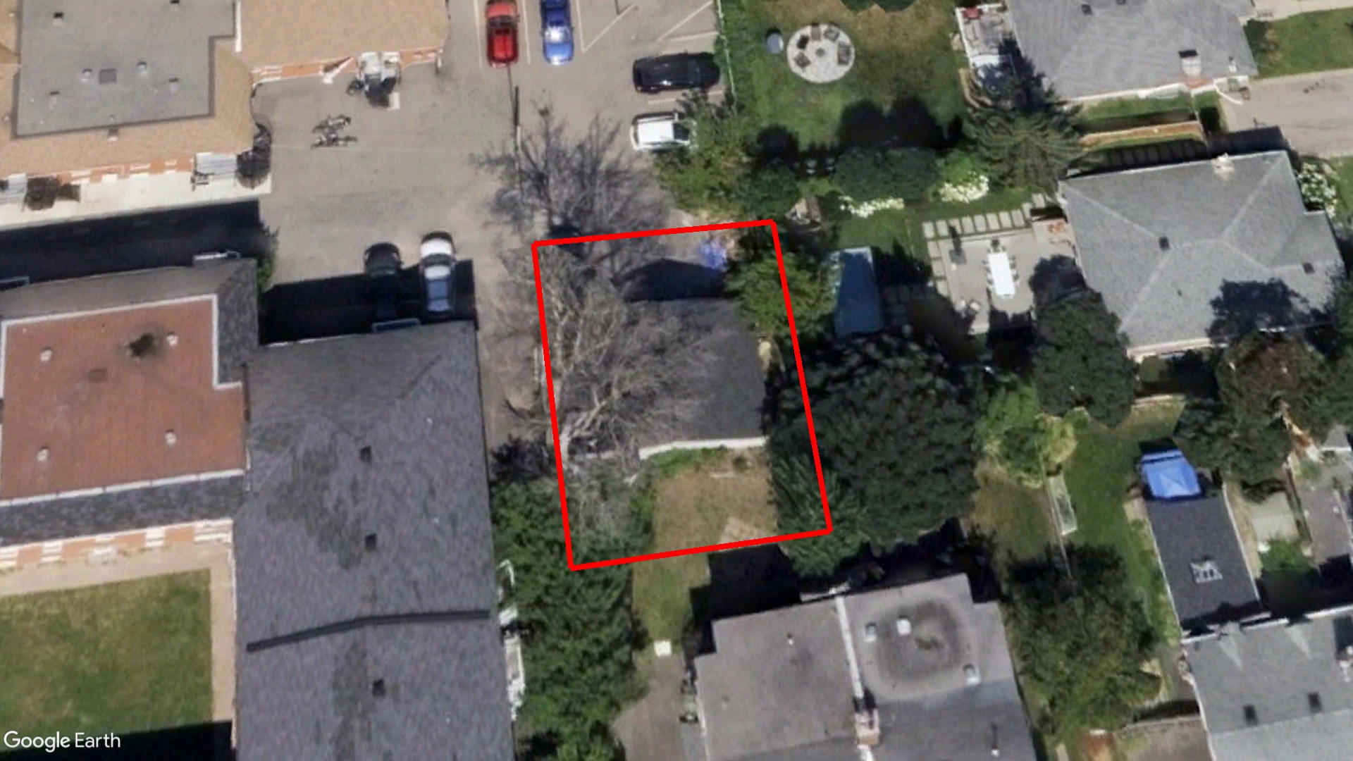 Tax Sale Montreal, Quebec - 050522-77