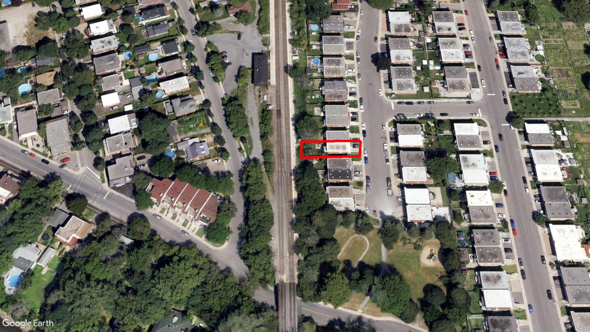 Tax Sale Montreal, Quebec - 040246-06