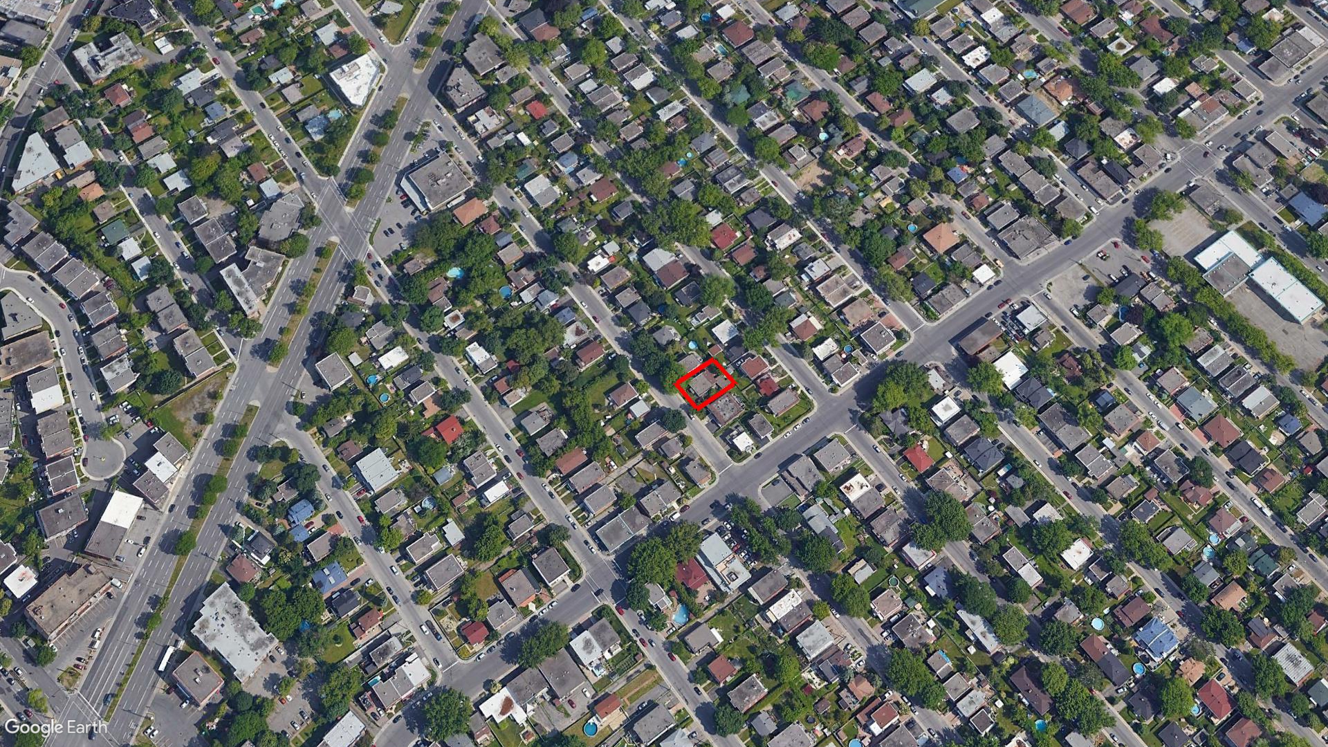 Tax Sale Montreal, Quebec - 020688-65