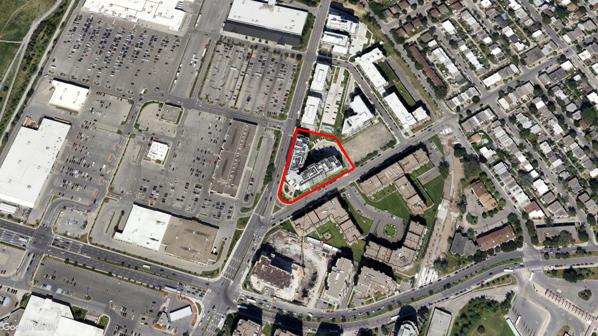 Tax Sale Montreal, Quebec - 052506-04