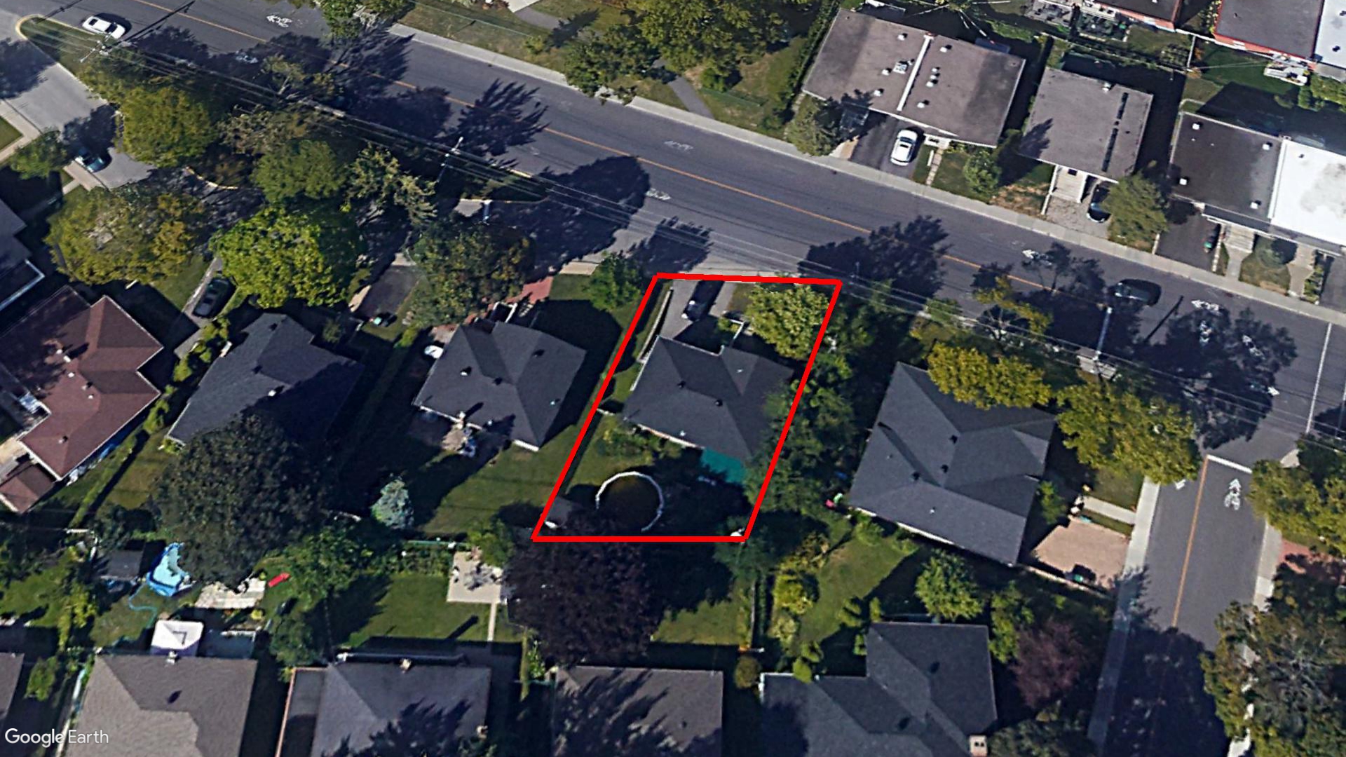 Tax Sale Montreal, Quebec - 040207-35