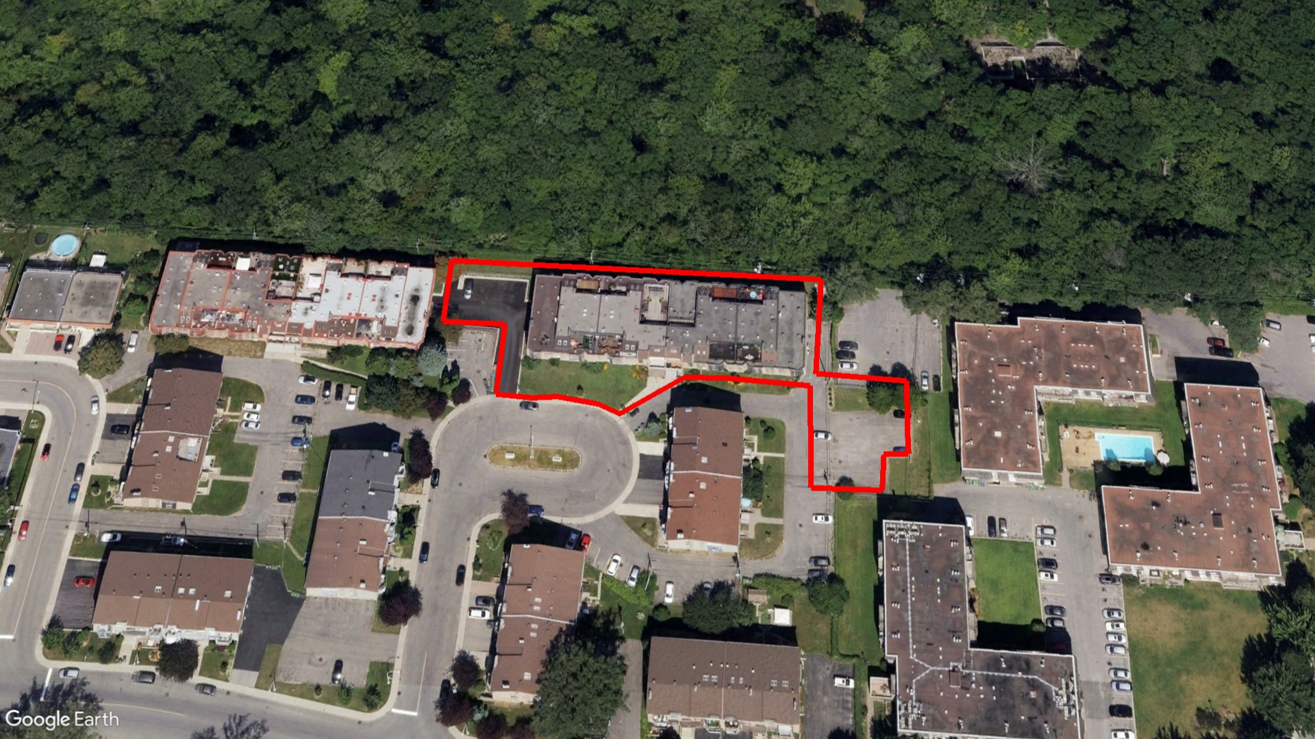 Tax Sale Montreal, Quebec - 041222-55