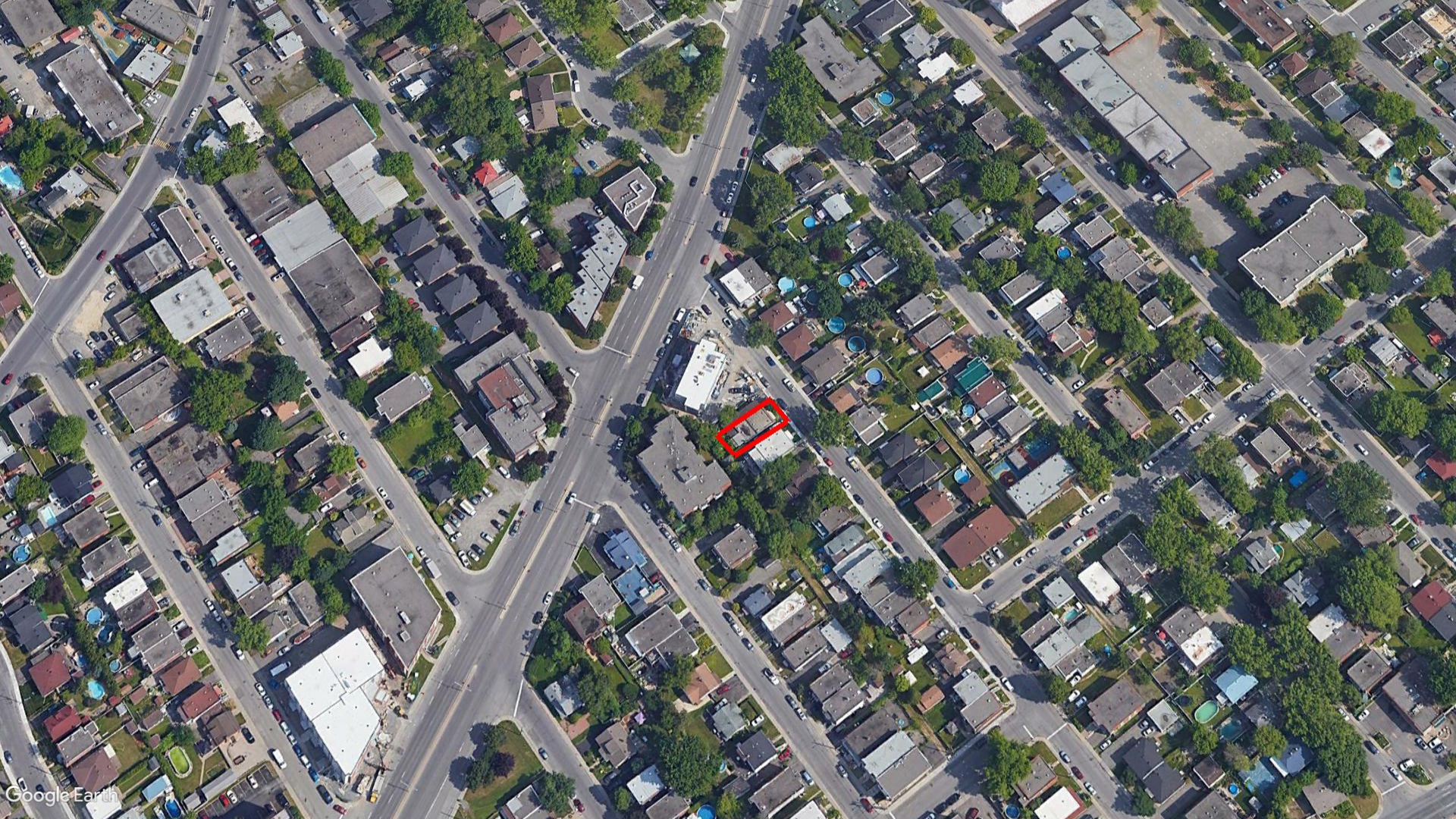 Tax Sale Montreal, Quebec - 050329-16