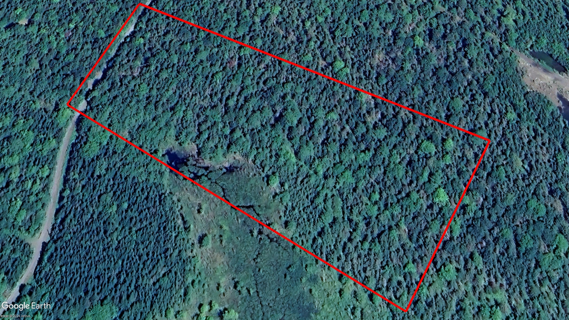 Tax Sale Lunenburg, Nova Scotia - 09327355