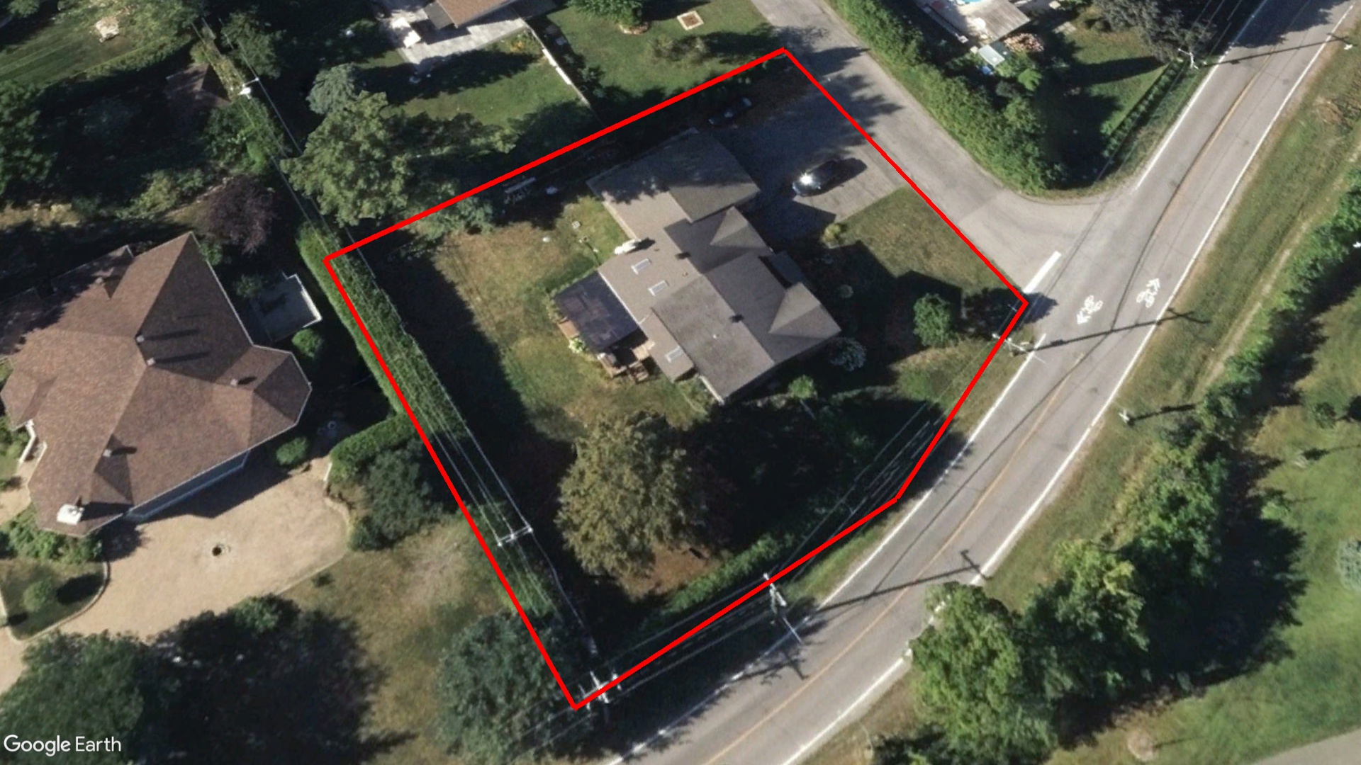 Tax Sale Montreal, Quebec - 040513-06