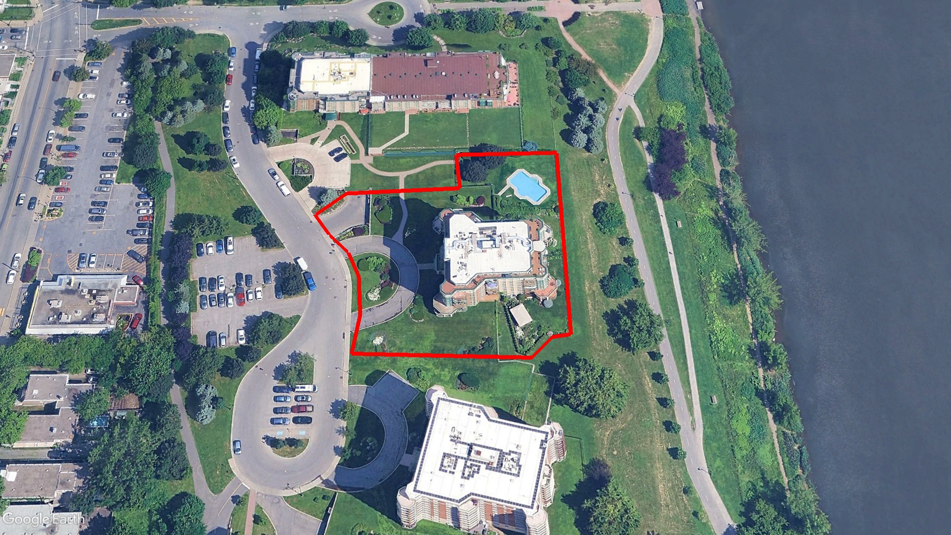 Tax Sale Montreal, Quebec - 050309-93