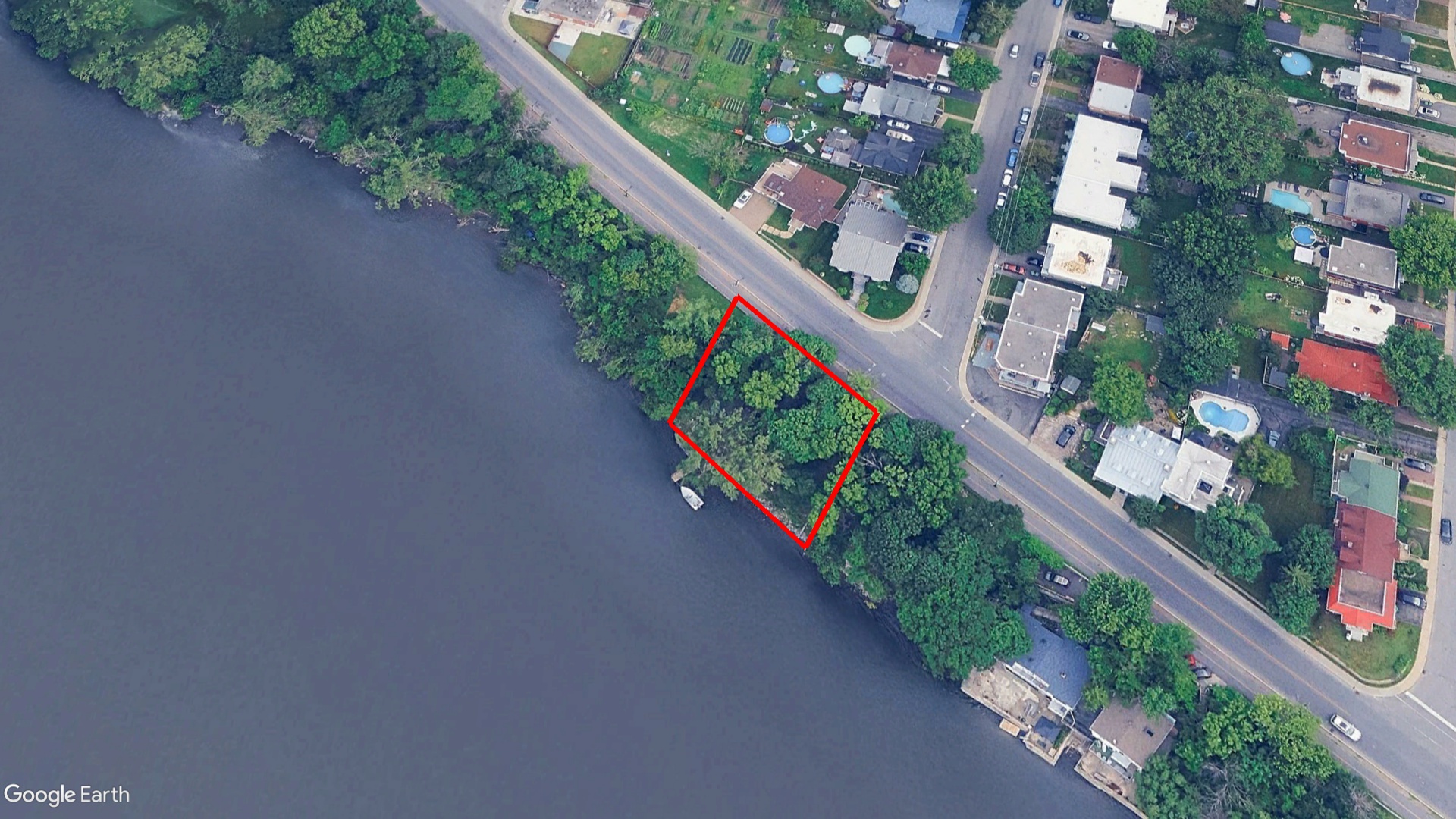 Tax Sale Montreal, Quebec - 040258-59