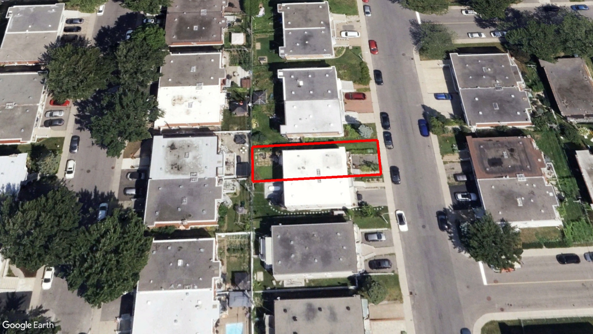 Tax Sale Montreal, Quebec - 040485-86