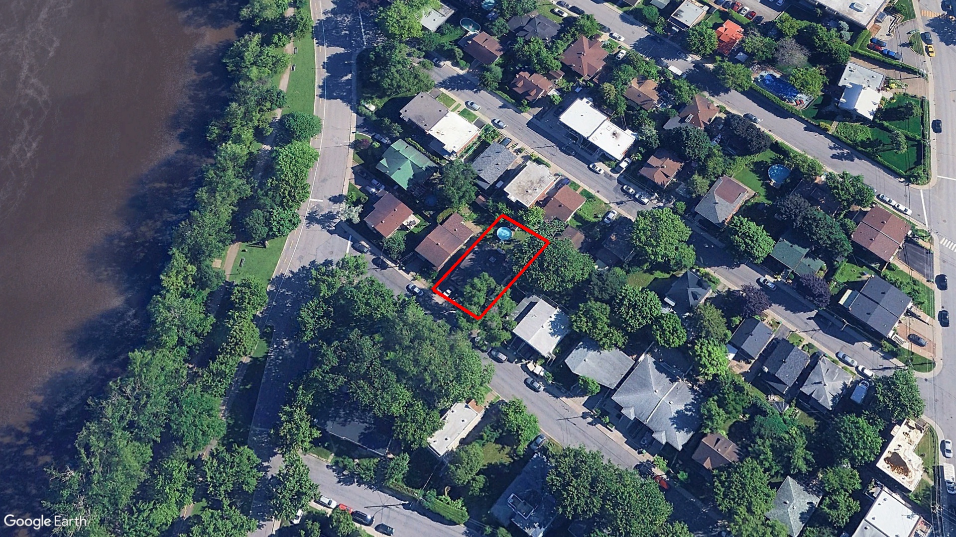 Tax Sale Montreal, Quebec - 020730-06