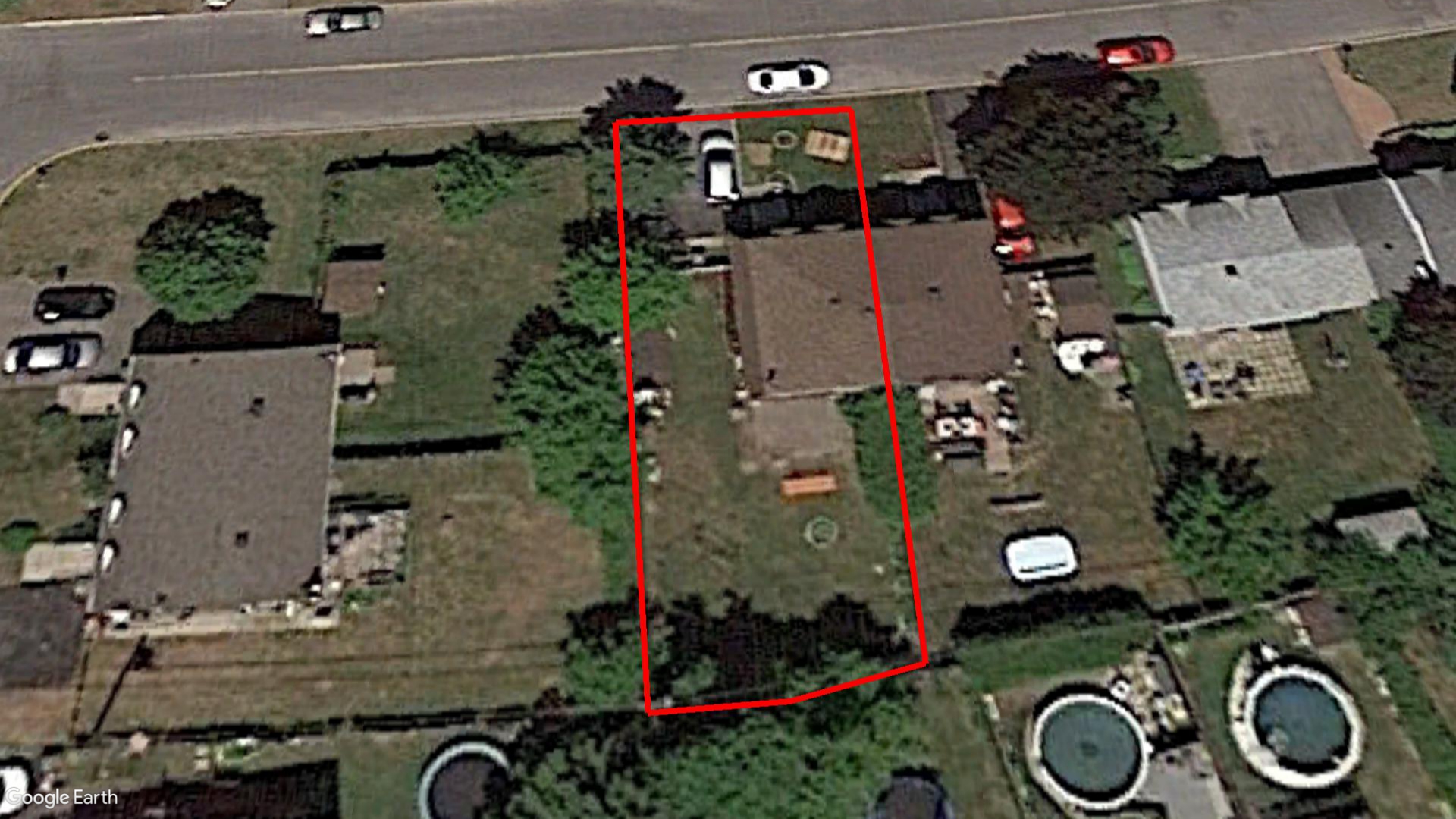 Tax Sale Montreal, Quebec - 040222-86