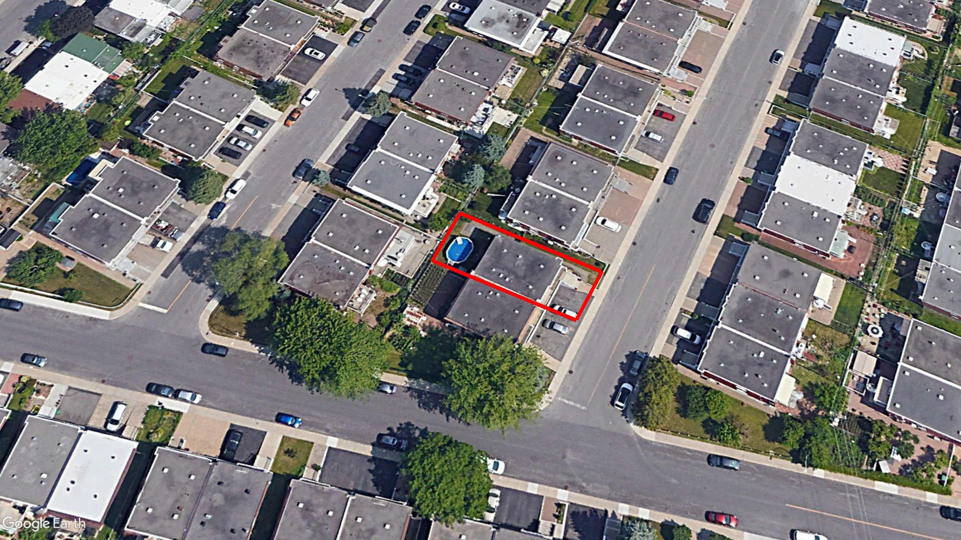 Tax Sale Montreal, Quebec -  040426-63