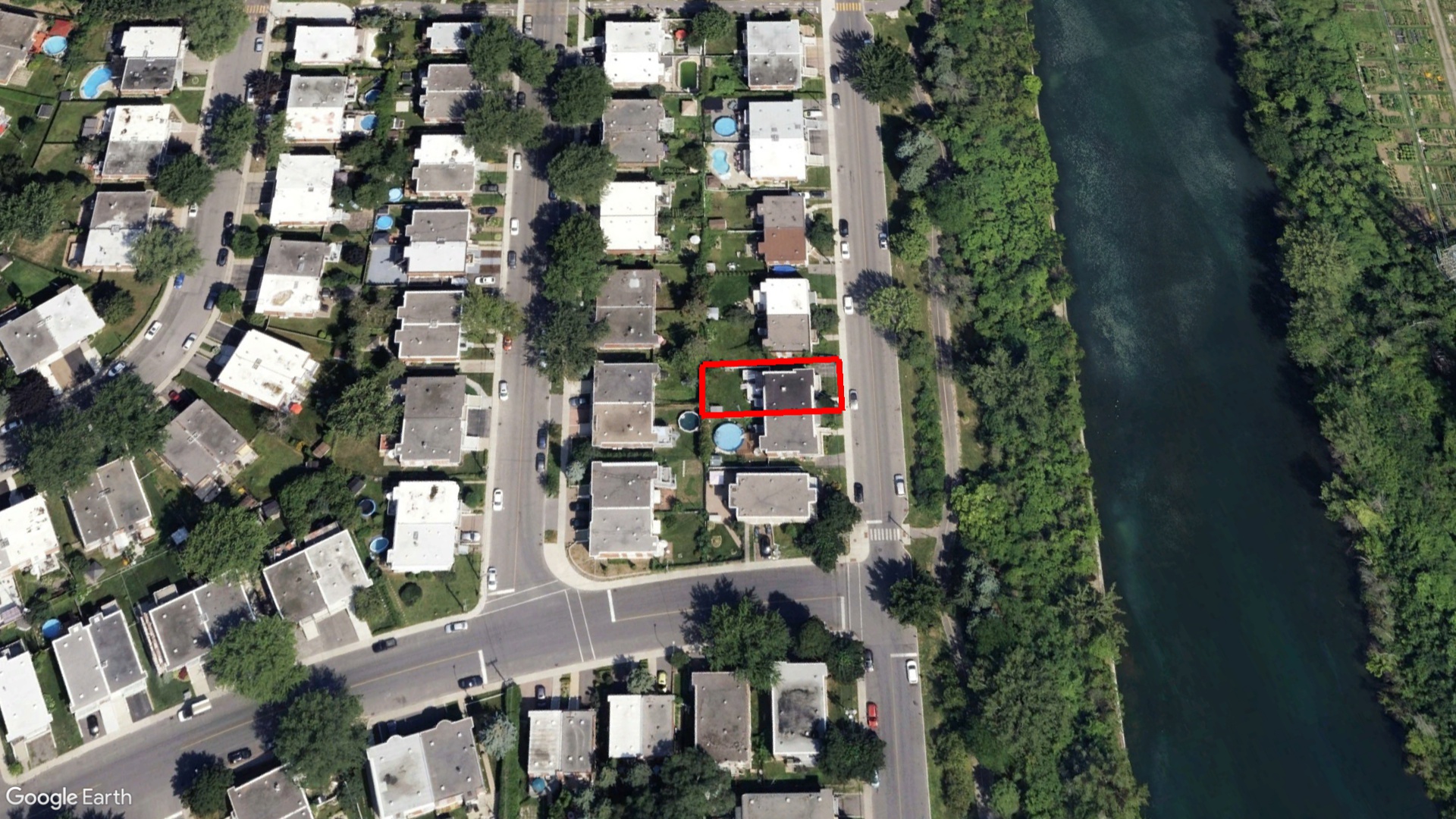 Tax Sale Montreal, Quebec - 040345-02