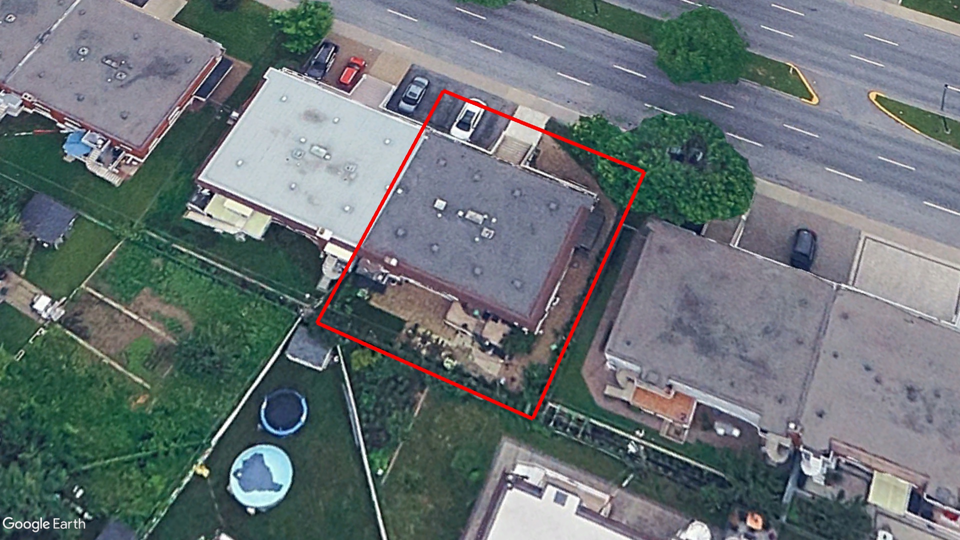 Tax Sale Montreal, Quebec - 020906-29