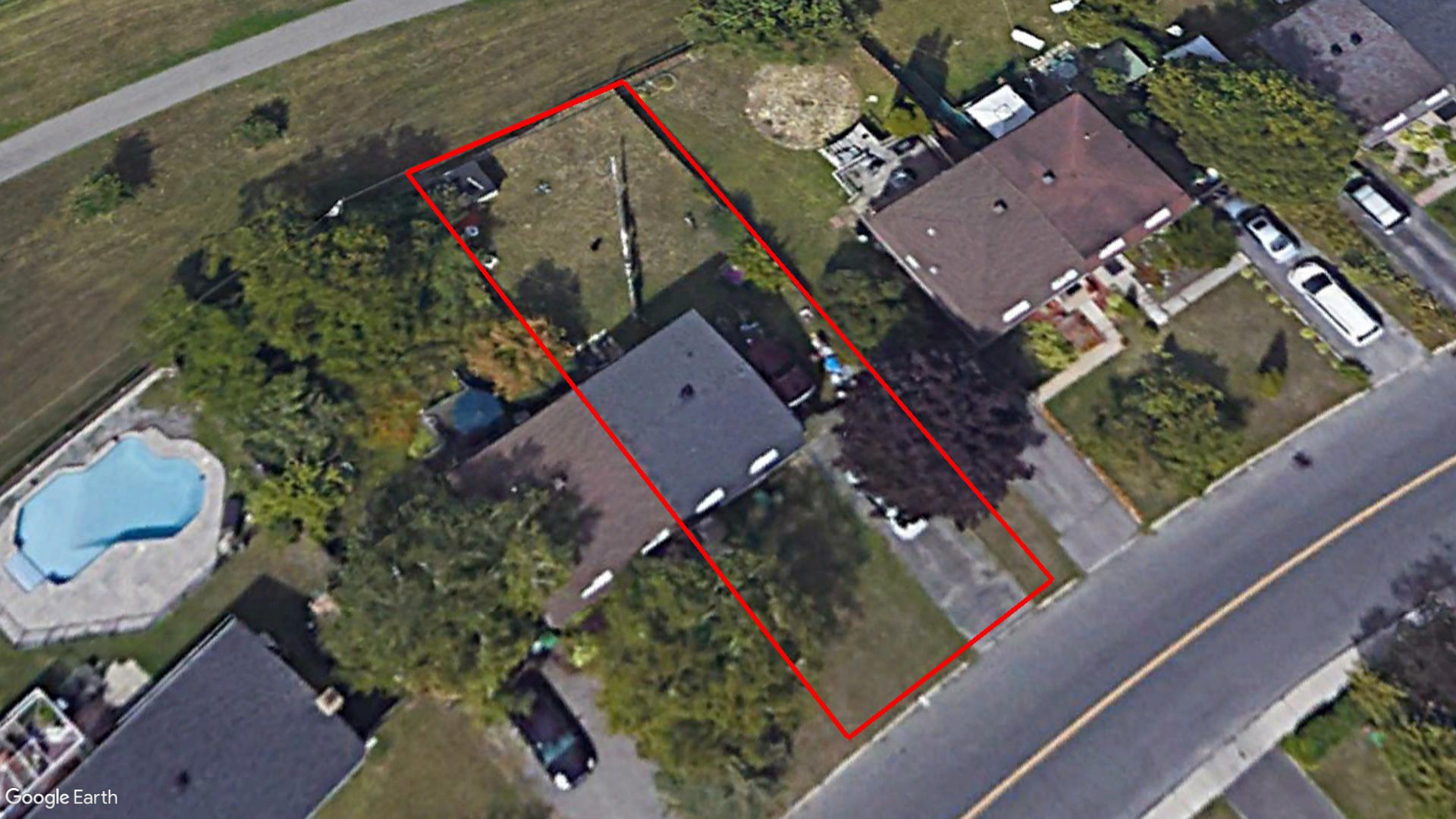 Tax Sale Montreal, Quebec - 040229-01