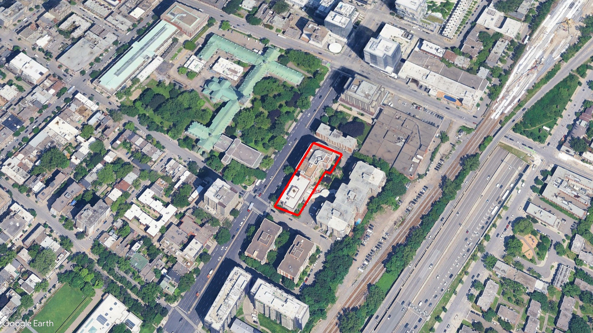 Tax Sale Montreal, Quebec - 260209-41