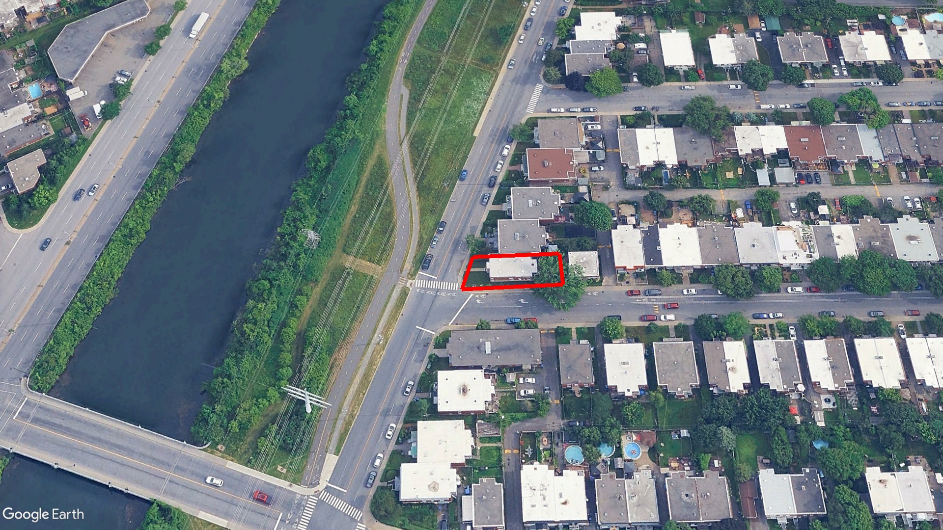 Tax Sale Montreal, Quebec - 010522-58