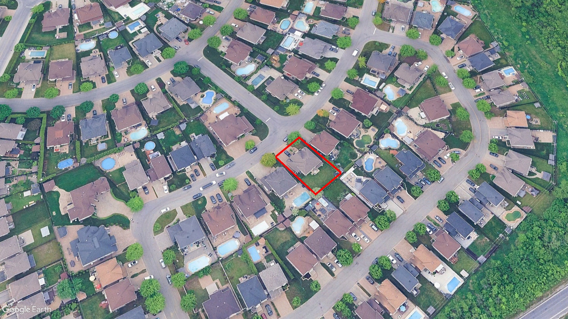 Tax Sale Montreal, Quebec - 051518-13