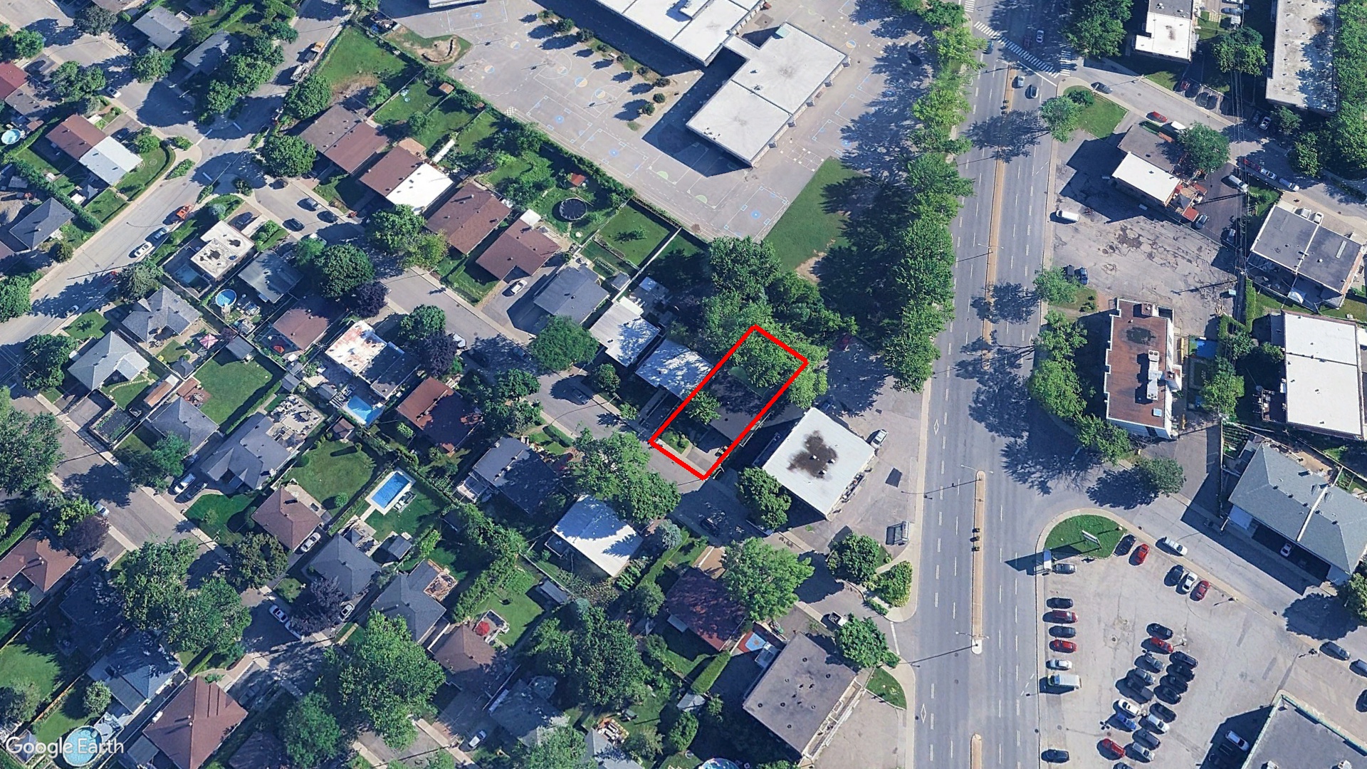 Tax Sale Montreal, Quebec - 020798-63