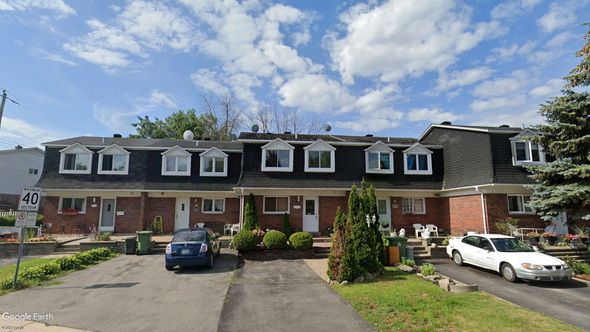 Tax Sale Montreal, Quebec - 040223-65