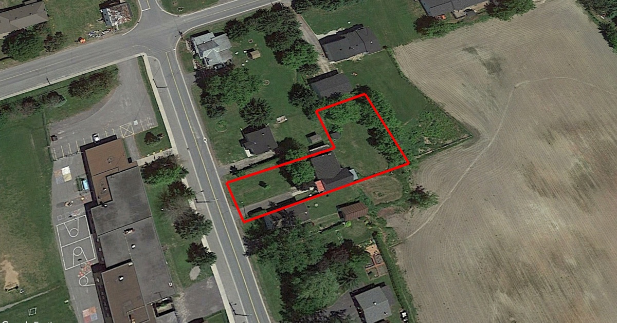 Tax Sale in ClarenceRockland, Ontario 2415 du lac rd, saintpascal