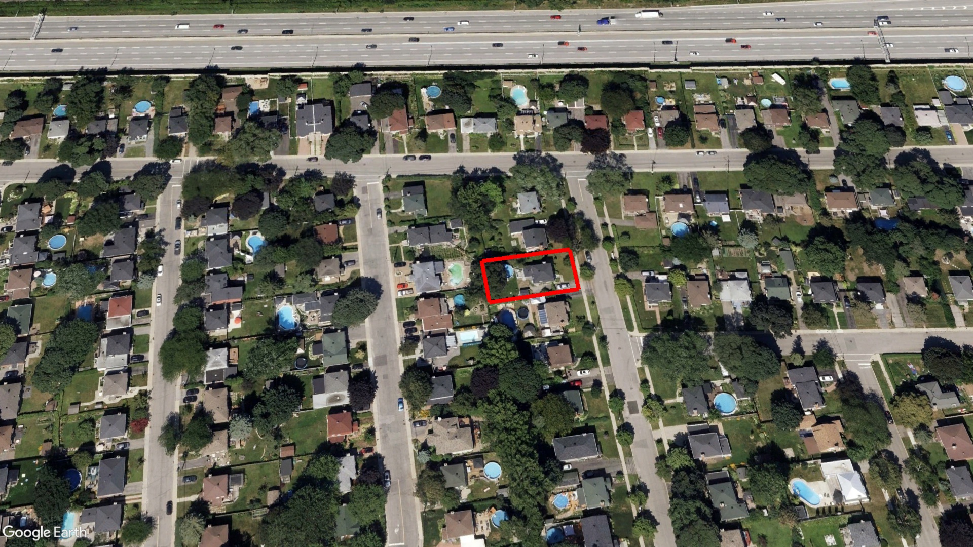 Tax Sale Montreal, Quebec - 050525-08