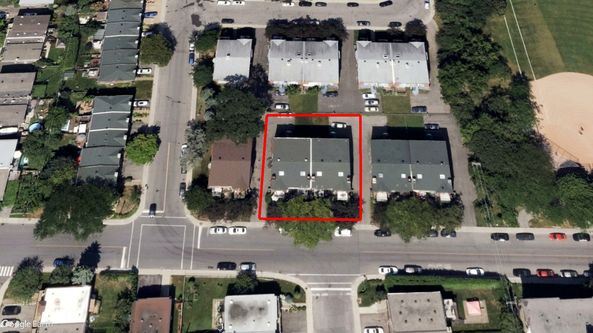 Tax Sale Montreal, Quebec - 050604-92