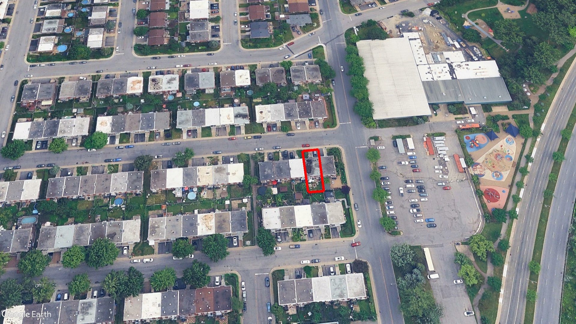 Tax Sale Montreal, Quebec - 040378-64