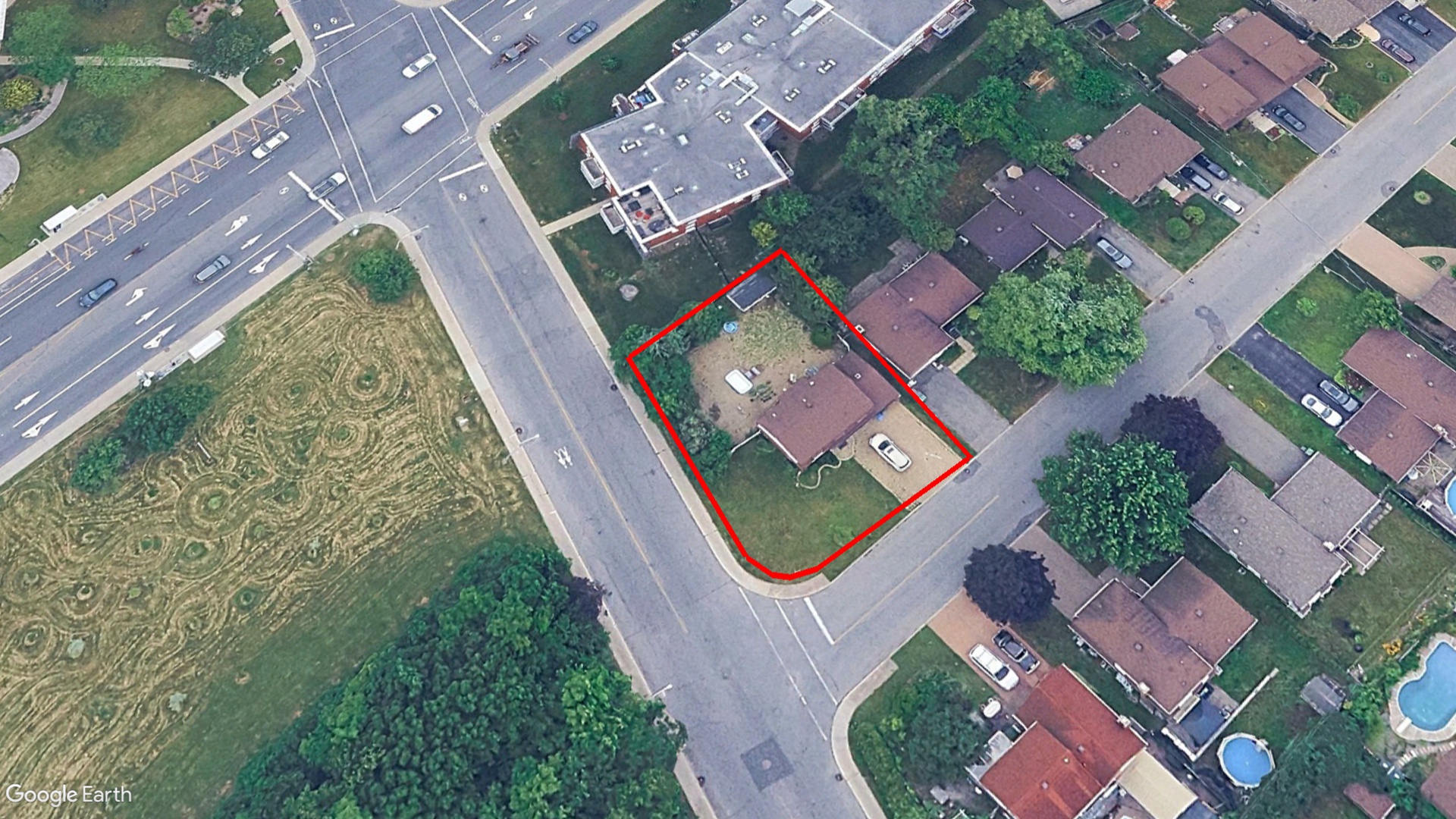 Tax Sale Montreal, Quebec - 040196-73