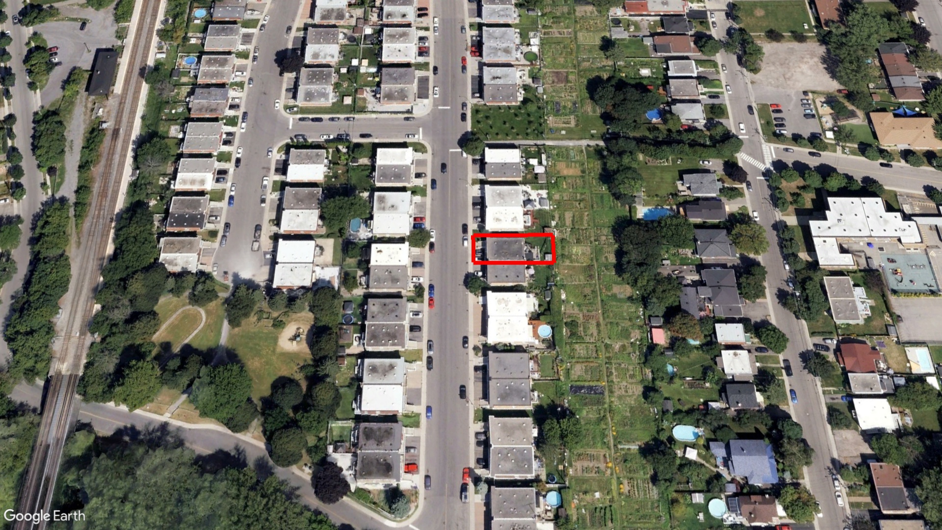 Tax Sale Montreal, Quebec - 040246-67