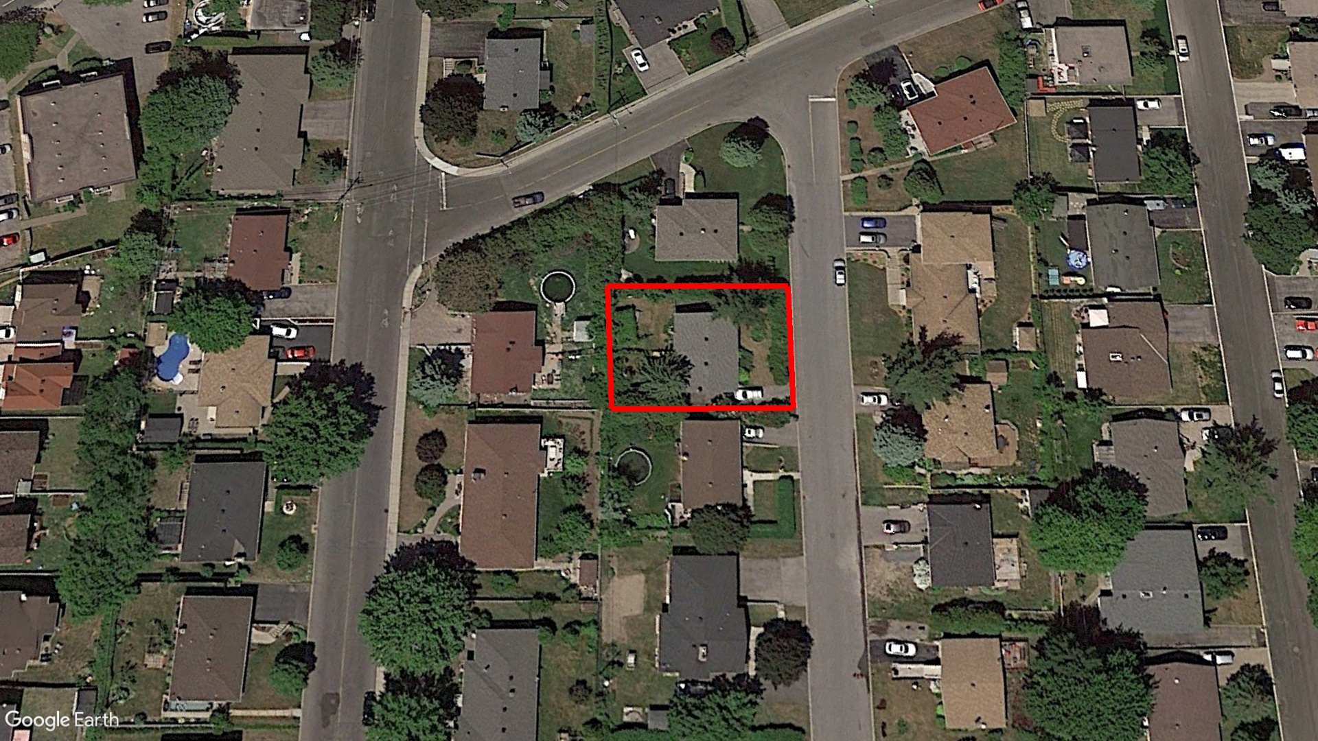 Tax Sale Montreal, Quebec - 040128-04