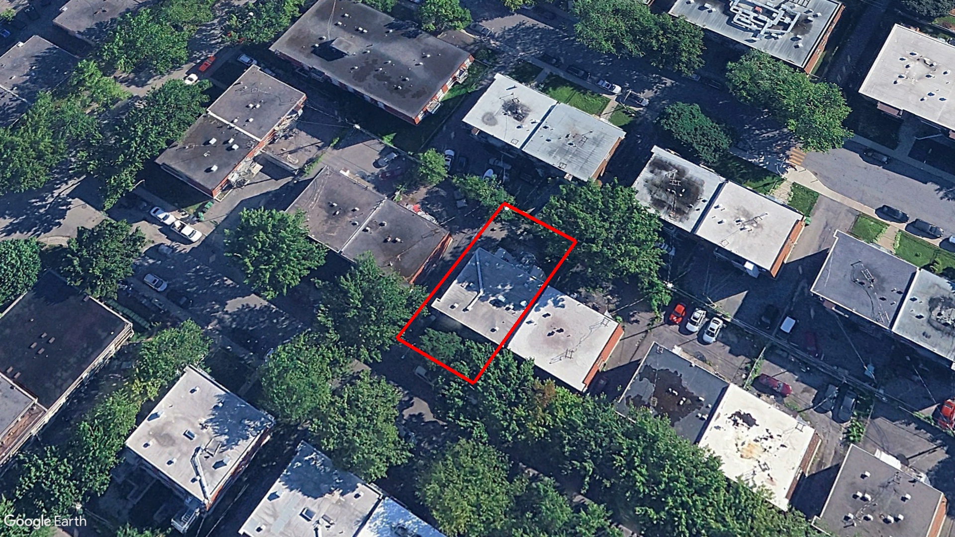 Tax Sale Montreal, Quebec - 020809-89