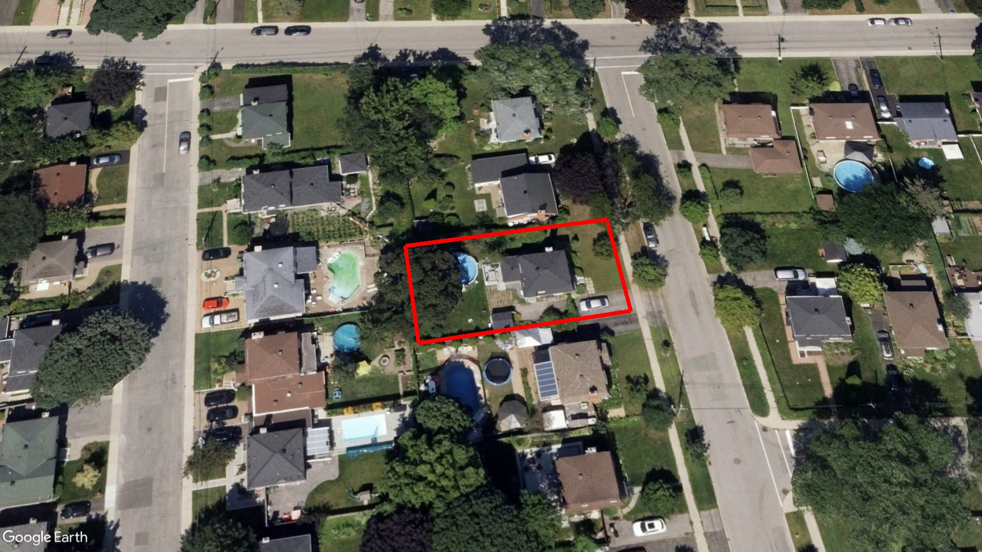 Tax Sale Montreal, Quebec - 050525-08