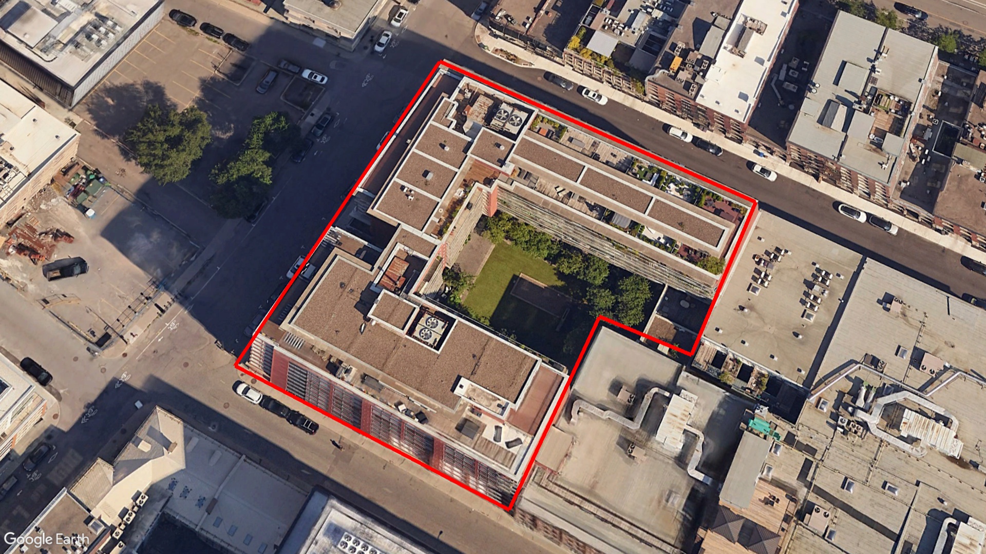 Tax Sale Montreal, Quebec - 120619-73