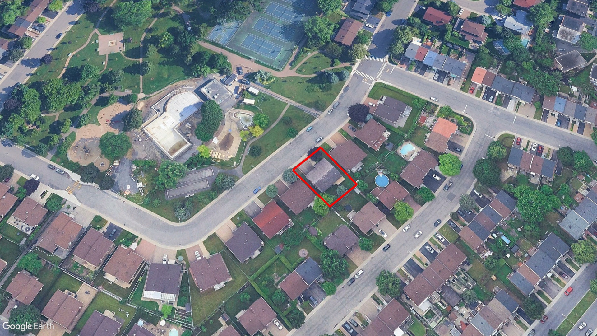 Tax Sale Montreal, Quebec - 041009-07