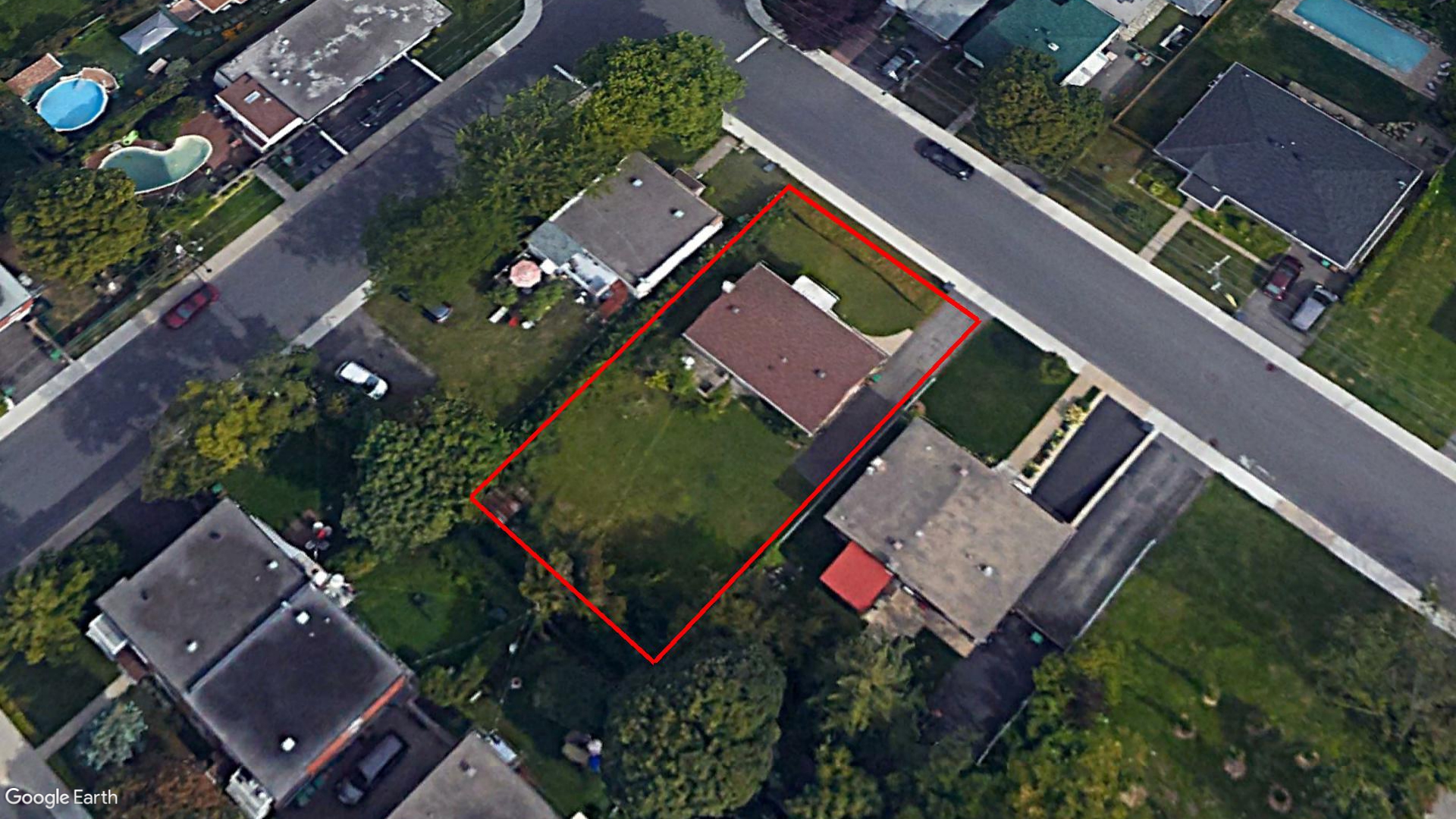 Tax Sale Montreal, Quebec - 040995-66