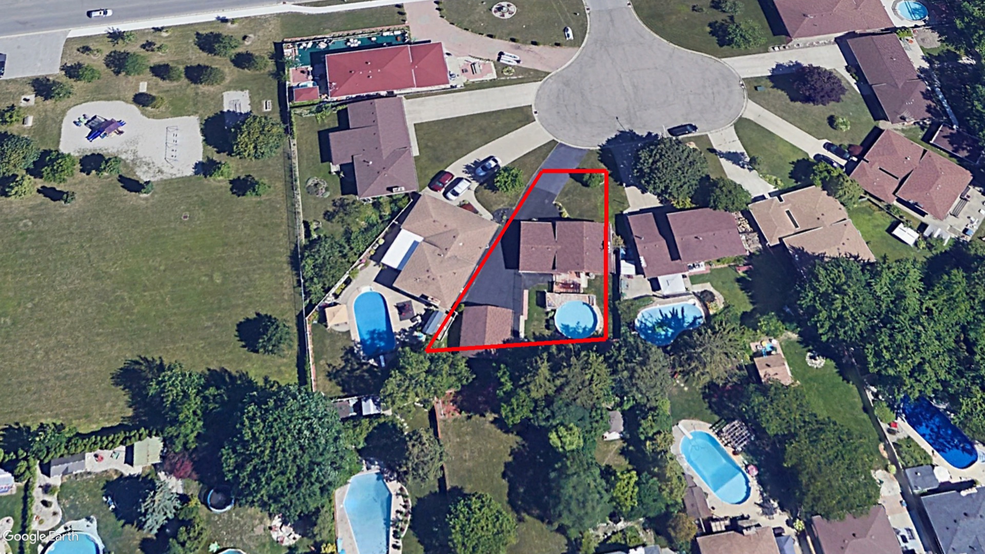 Tax Sale Tecumseh, Ontario - 37 44 090 000 03300 0000