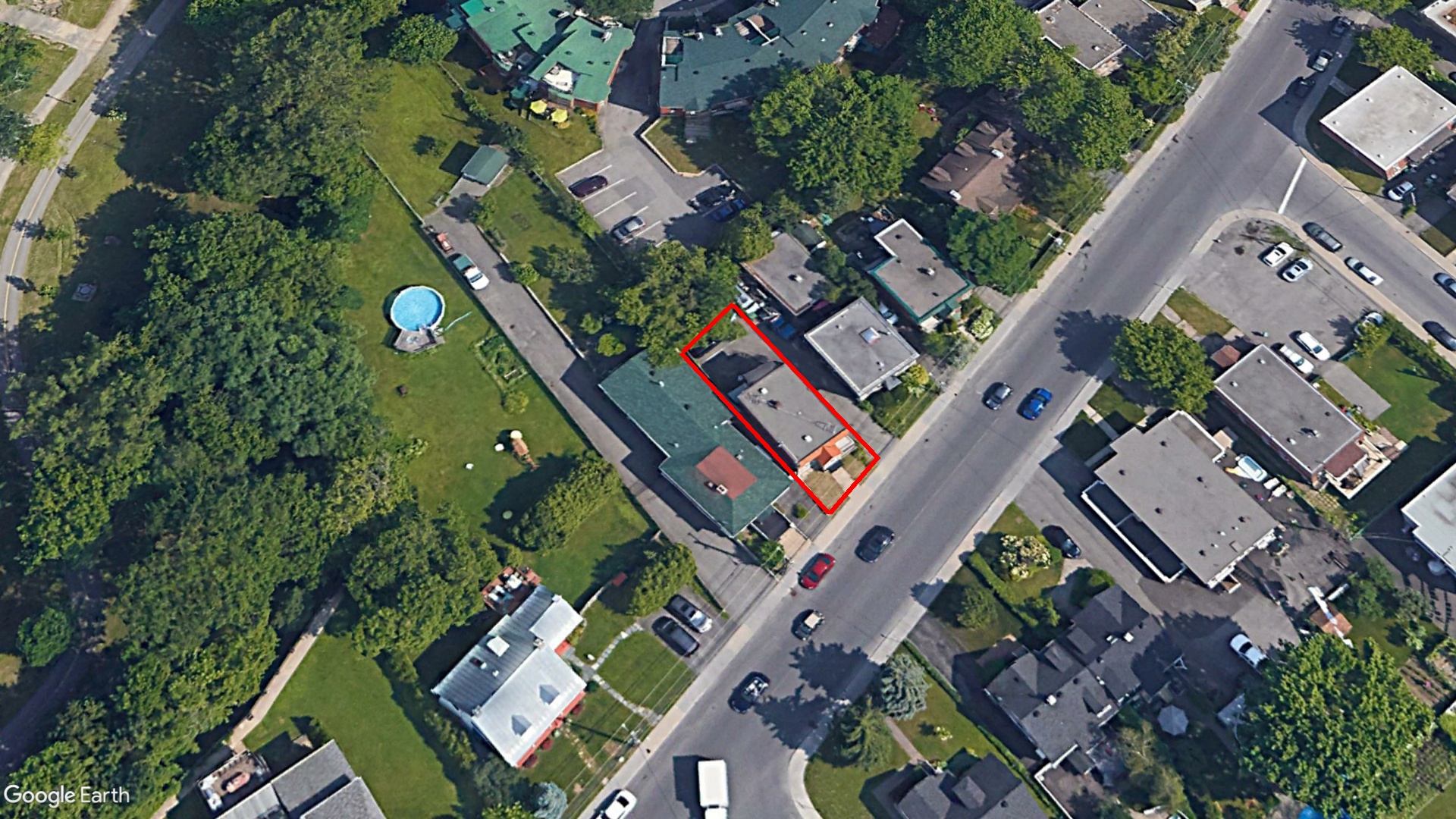 Tax Sale Montreal, Quebec - 020826-19