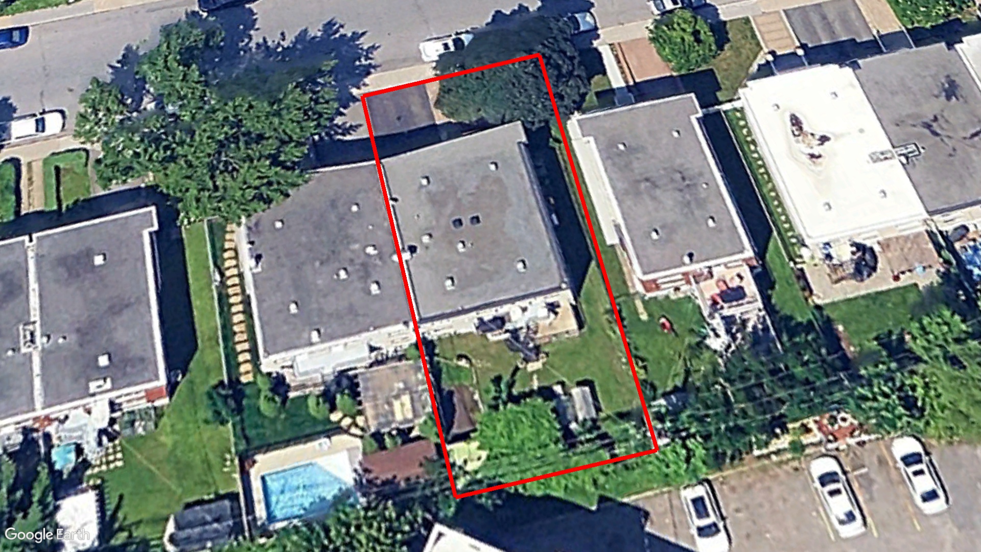 Tax Sale Montreal, Quebec - 020329-69