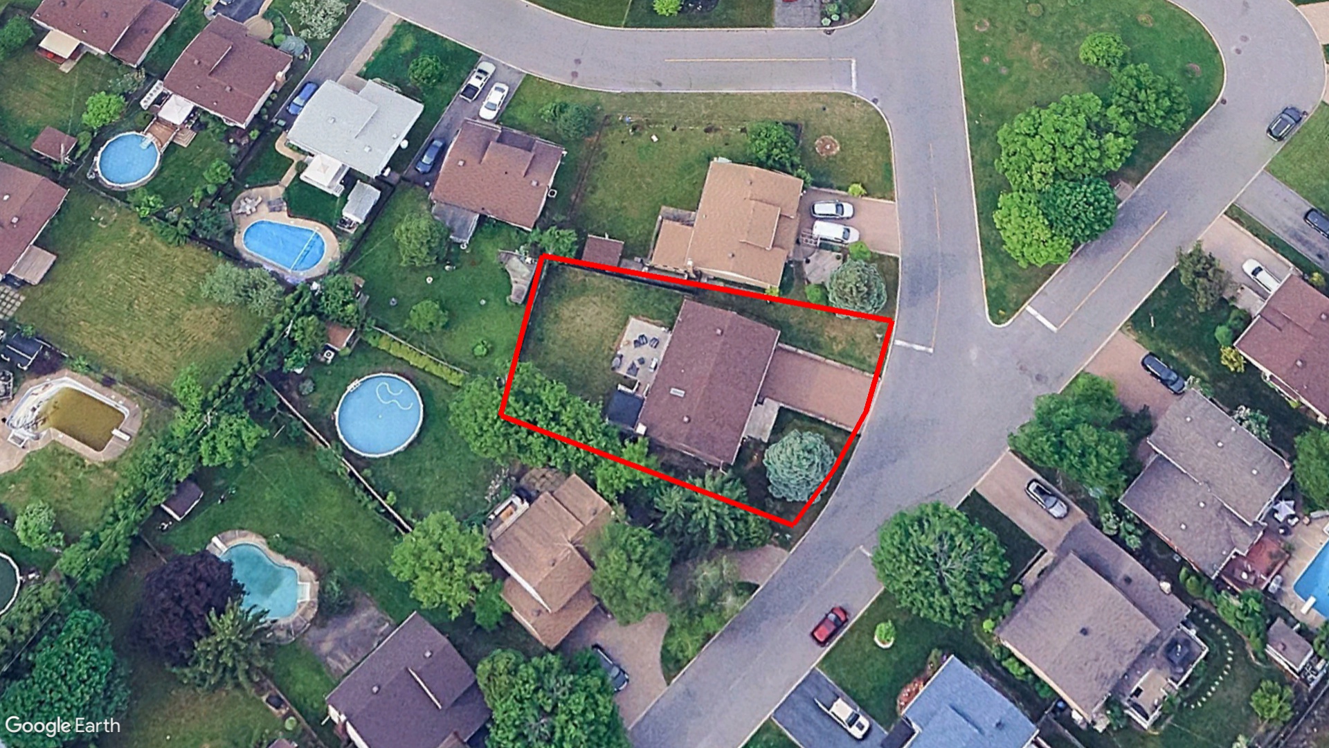 Tax Sale Montreal, Quebec - 040297-54