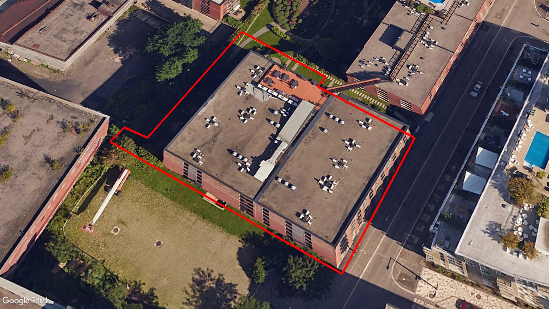 Tax Sale Montreal, Quebec - 120205-16