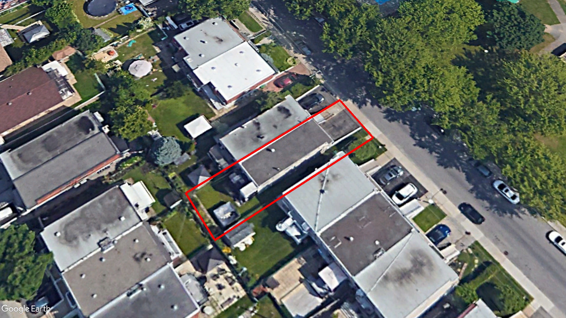 Tax Sale Montreal, Quebec - 020708-56