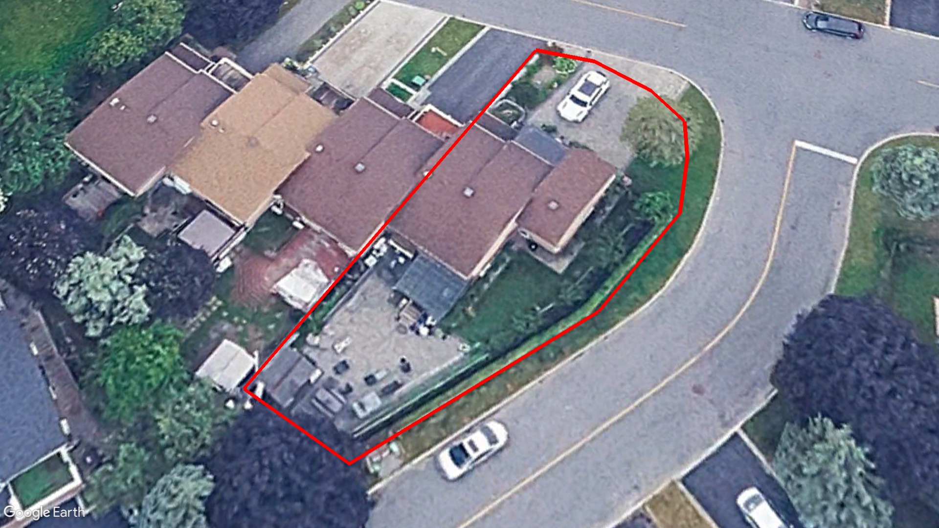 Tax Sale Montreal, Quebec - 041219-82