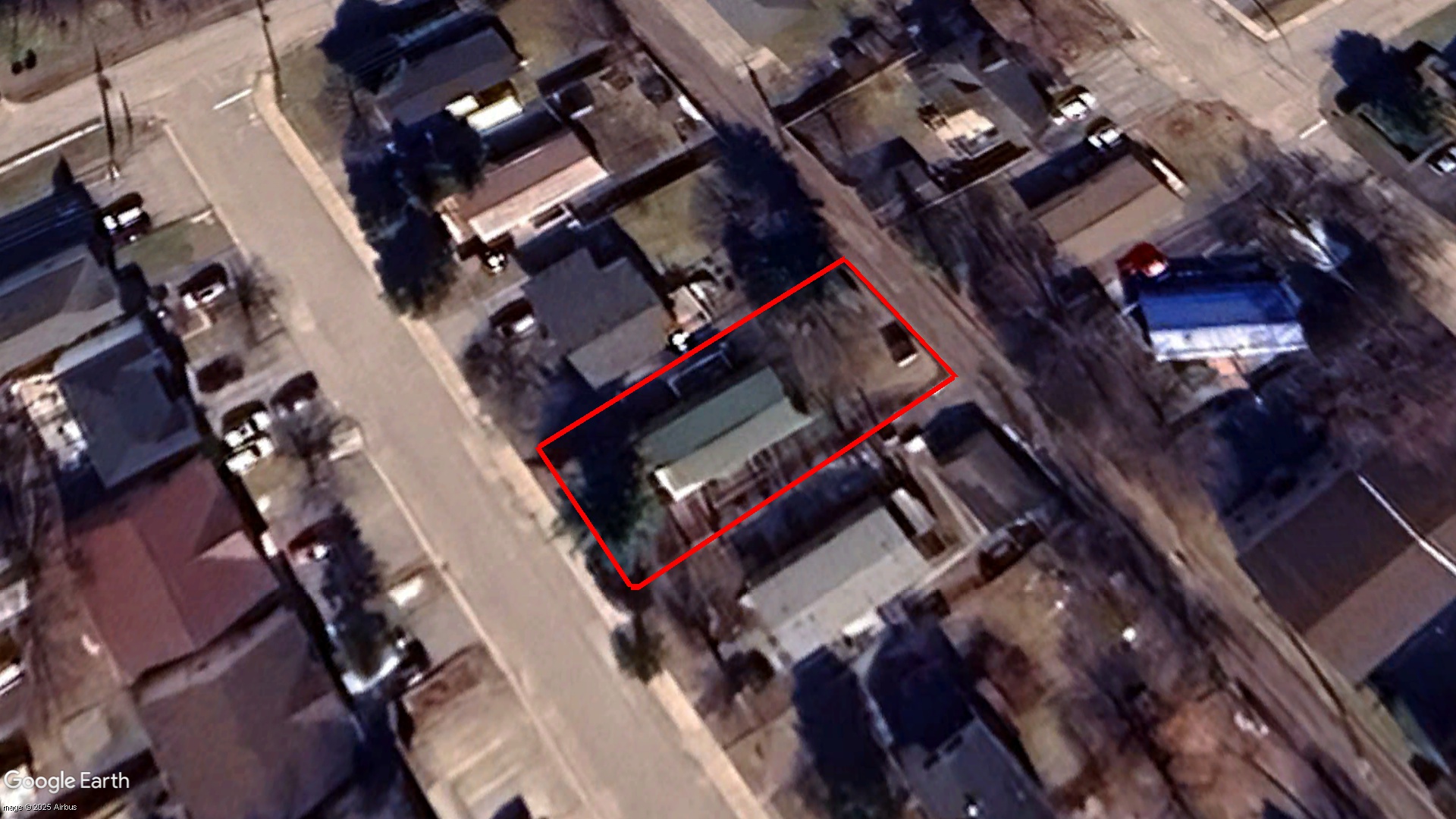 Tax Sale Gananoque, Ontario - 08 14 000 015 42806 0000