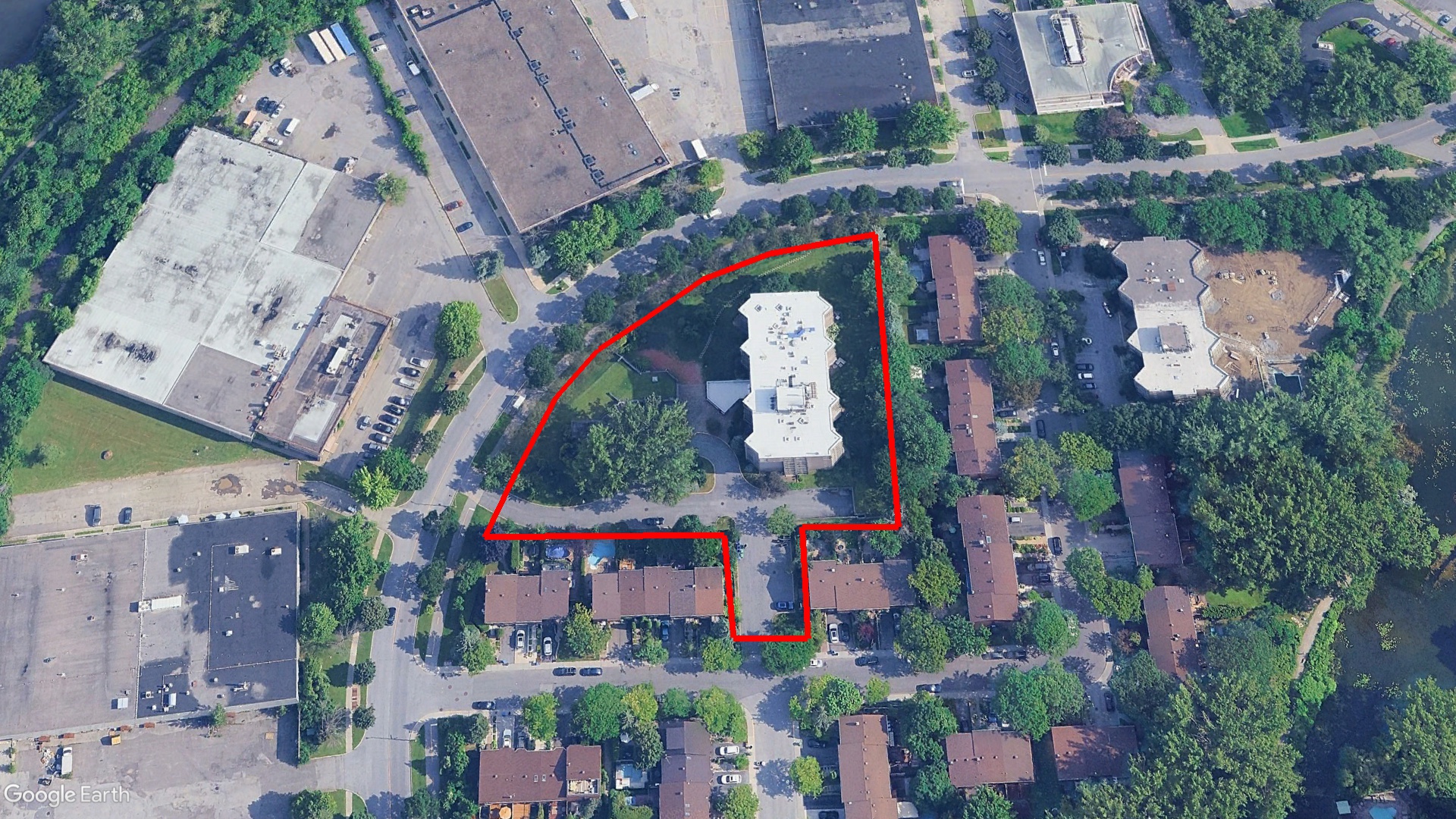 Tax Sale Montreal, Quebec - 011205-39